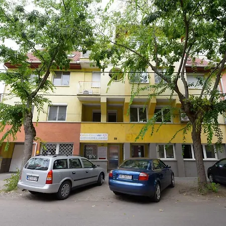 Francia Apartman *